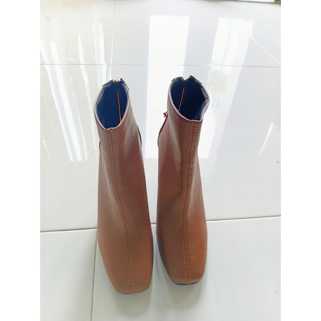 Sepatu boots wanita ( preloved )