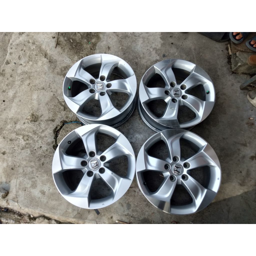 velg OEM Honda HRV r17 lubang baut 5 kondisi mulus no minus