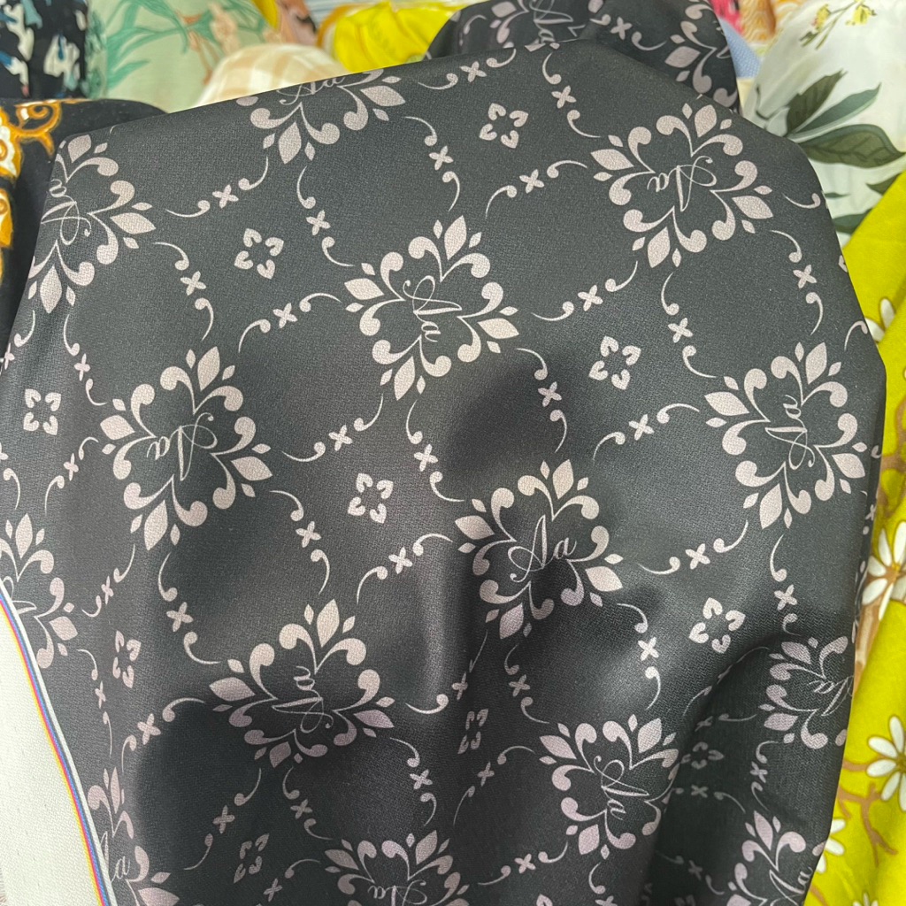 kain silk motif - kain maxmara silk luxury motig etnik premium - kain silk luxury - kain silk style 