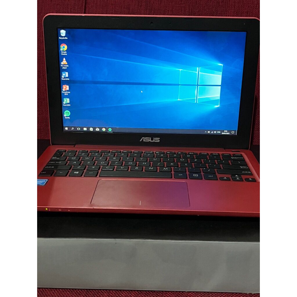 Notebook Asus E202S (Second) Ram 2gb SSD 300gb