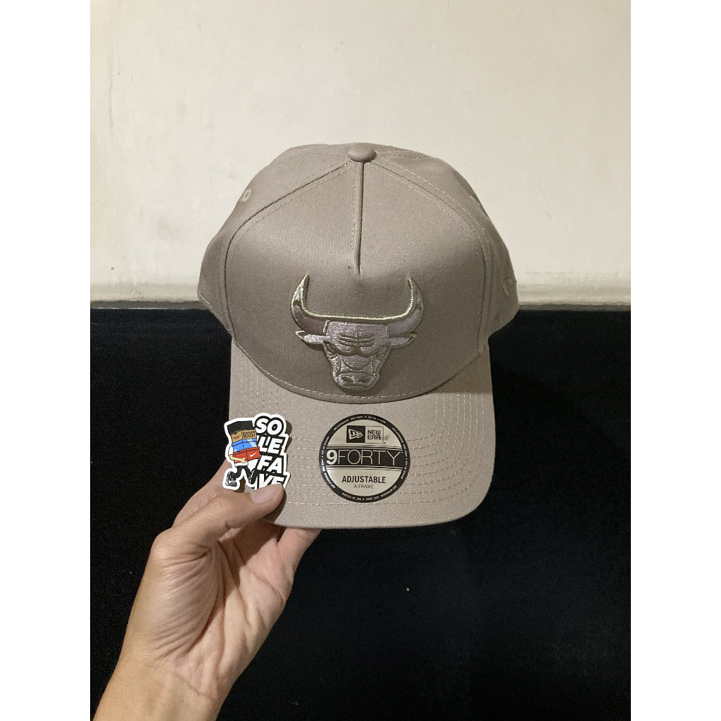 TOPI NEW ERA 940AF X NBA CHICAGO BULLS SNAPBACK ASH BROWN ORIGINAL NO BOX