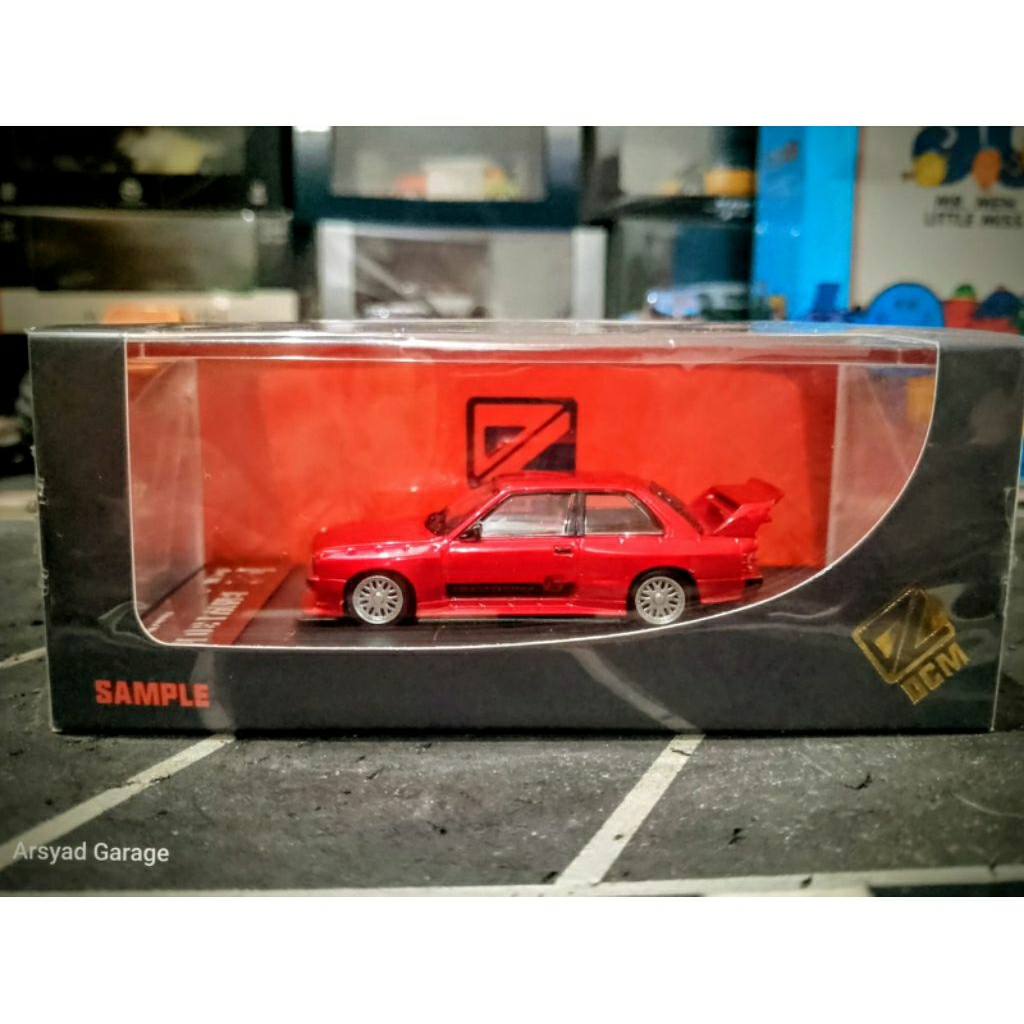 Diecast DCM BMW E30 M3 Red Metallic Segel