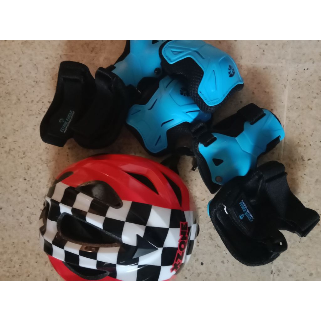 Protektor set pelindung bermain sepatu roda anak v5 flying eagle + Helm okzone & Tas ransel sepatu r