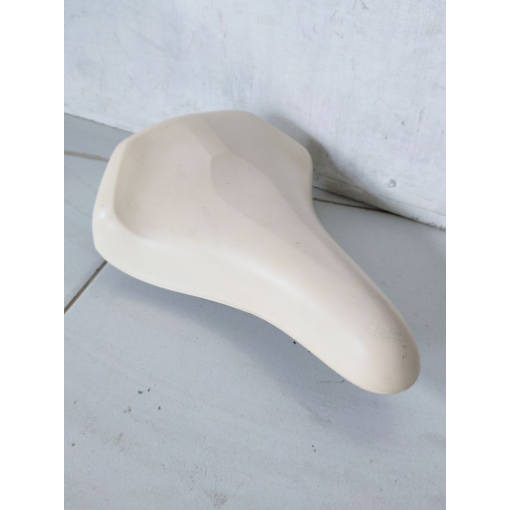 Sadel saddle jok sepeda made in italy vintage NOS part sepeda MTB roadbike commuterbike balap jadul 