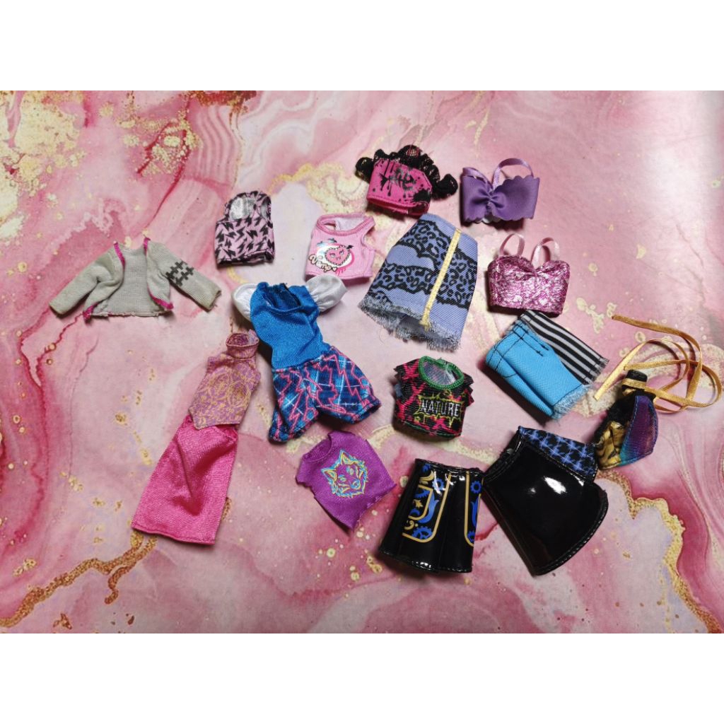 Baju boneka Monster High