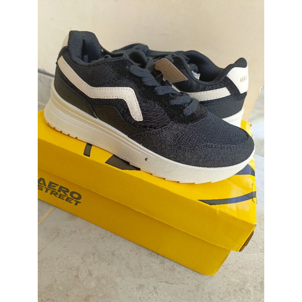 Sepatu Aerostreet Massive