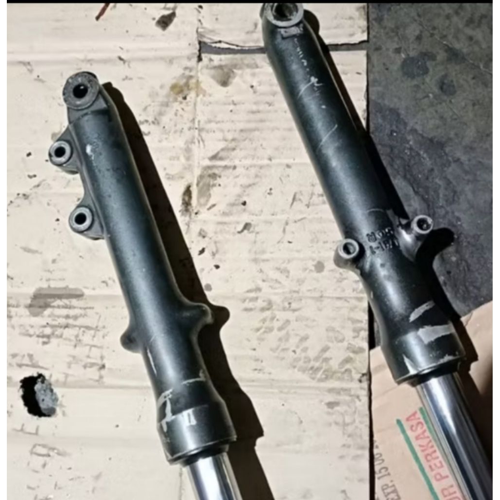 bottom bottem tabung shockbreaker shock depan original suzuki thunder 125 bekas copotan