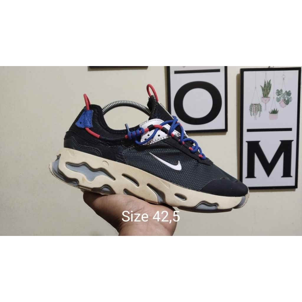 Nike React