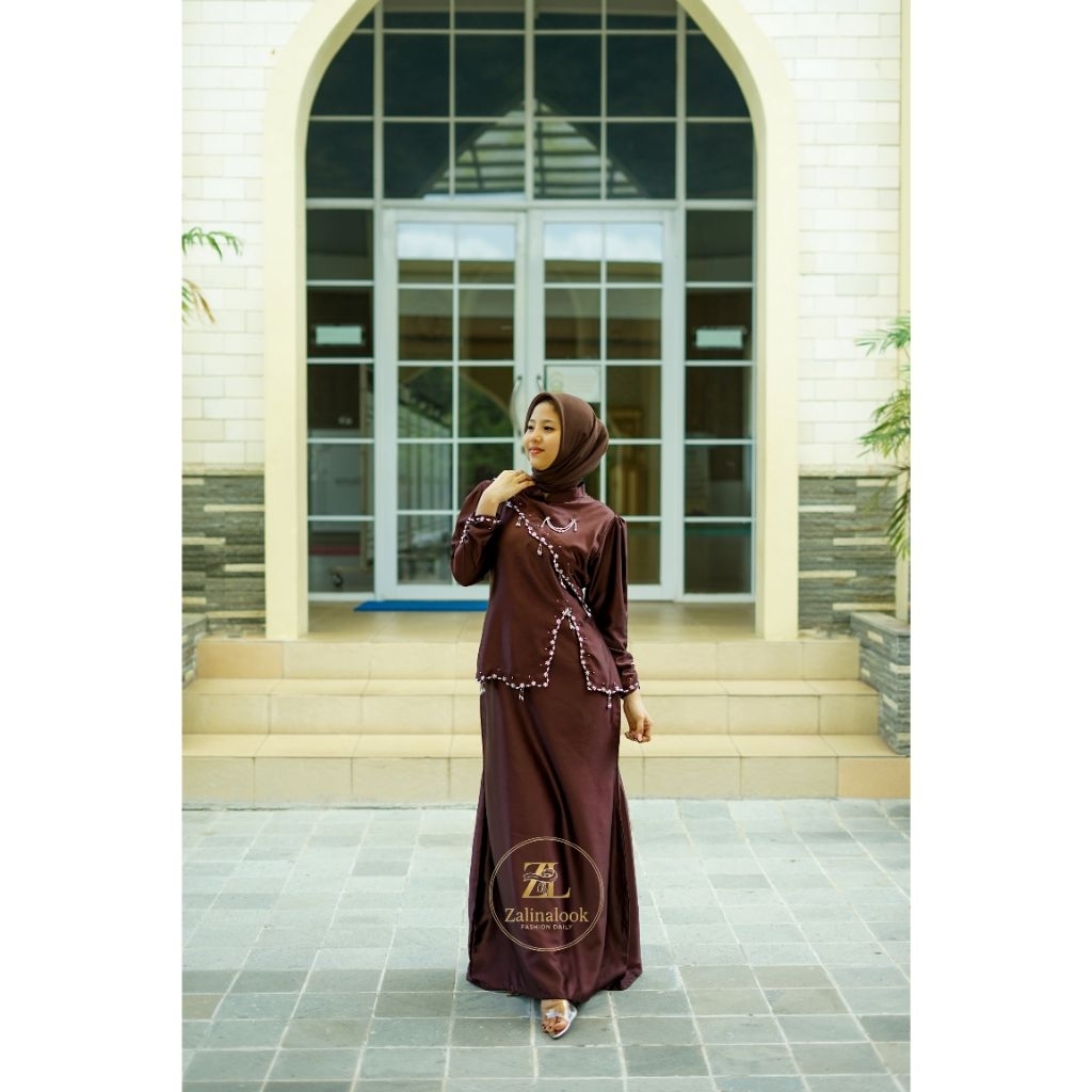 Yuriko Dress Mahogany Gamis Satin Premium Kombinasi Payet Eksklusif Mewah