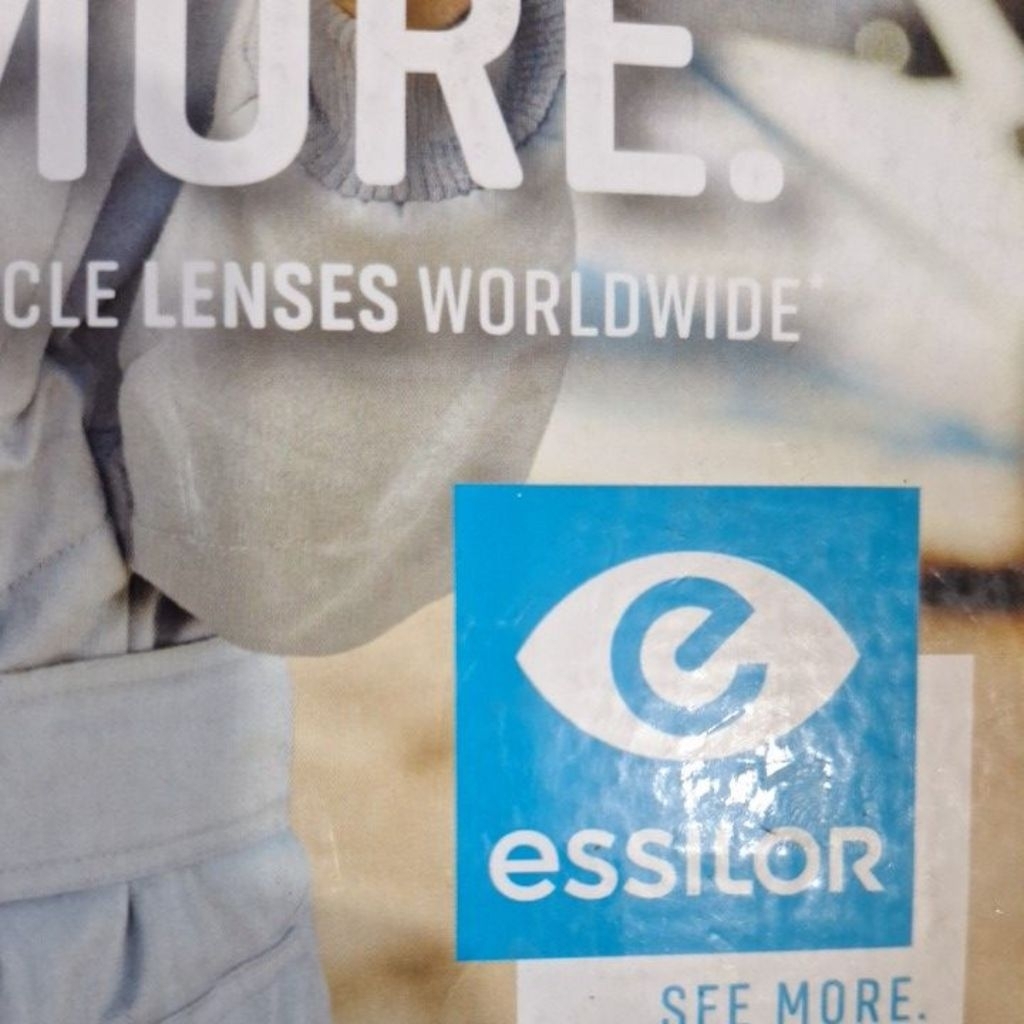 Kacamata Baca Progresif Photocromic Bluecromic Lensa Essilor Crizal Sapphire