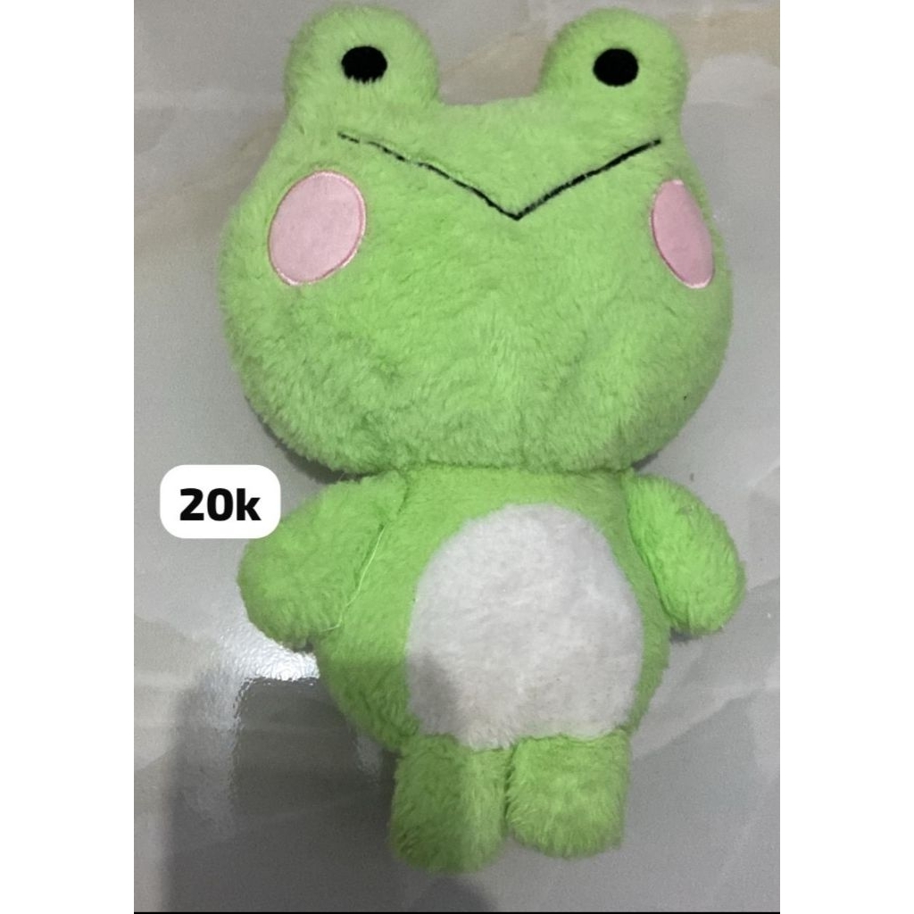 boneka katak hijau