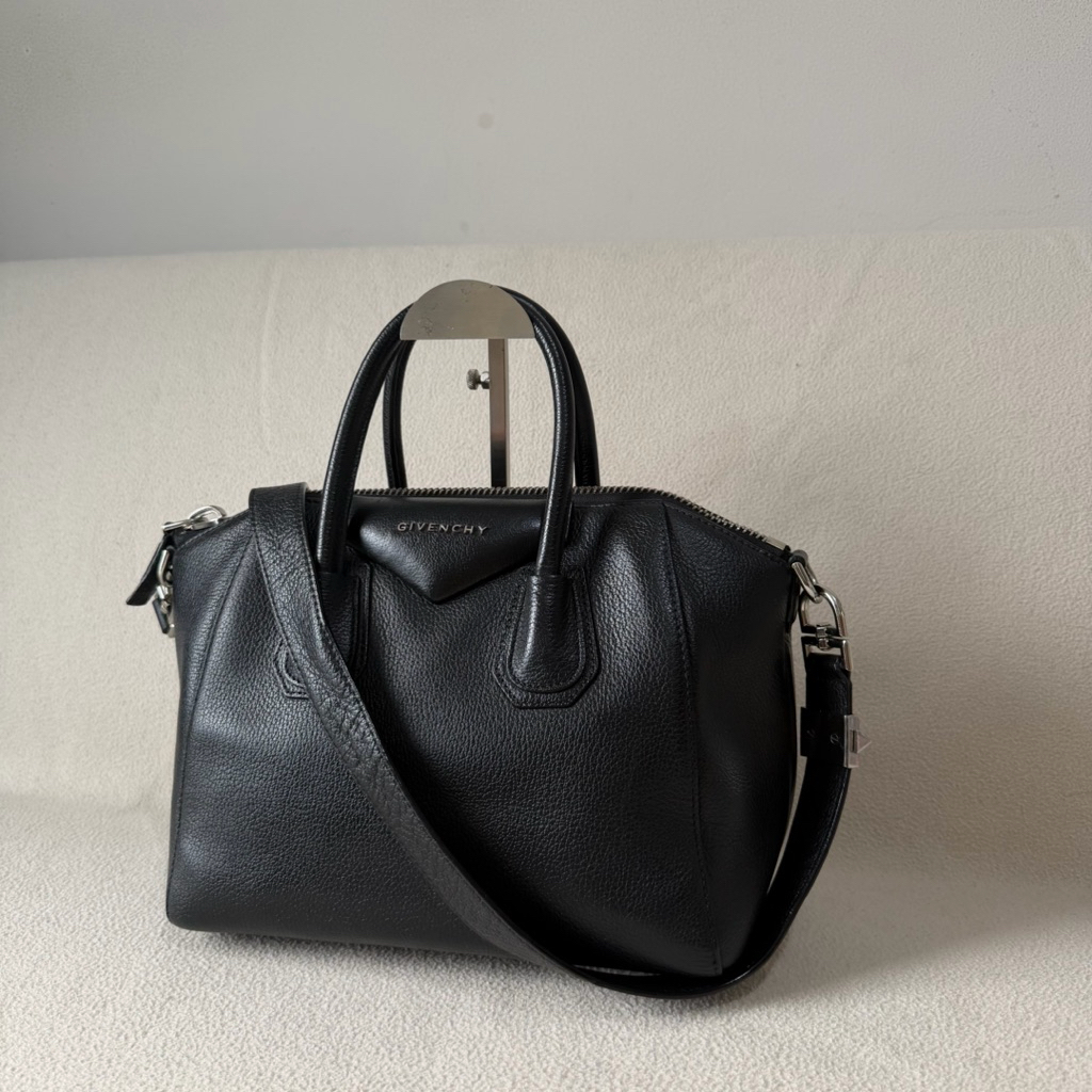 GIVEN Antigona Medium Black