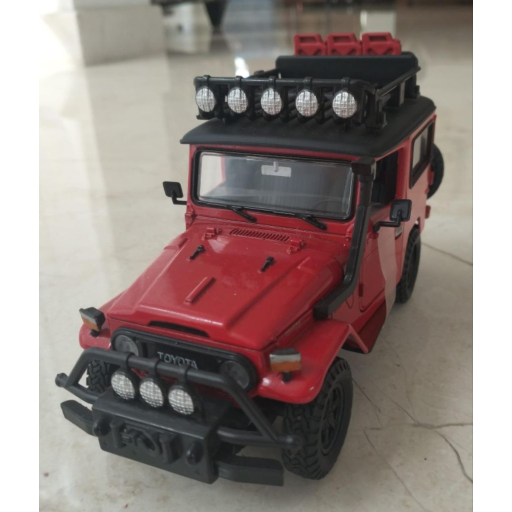 Diecast Motormax Toyota Land Cruiser FJ40  (skala 1:24) - Kondisi loose mulus