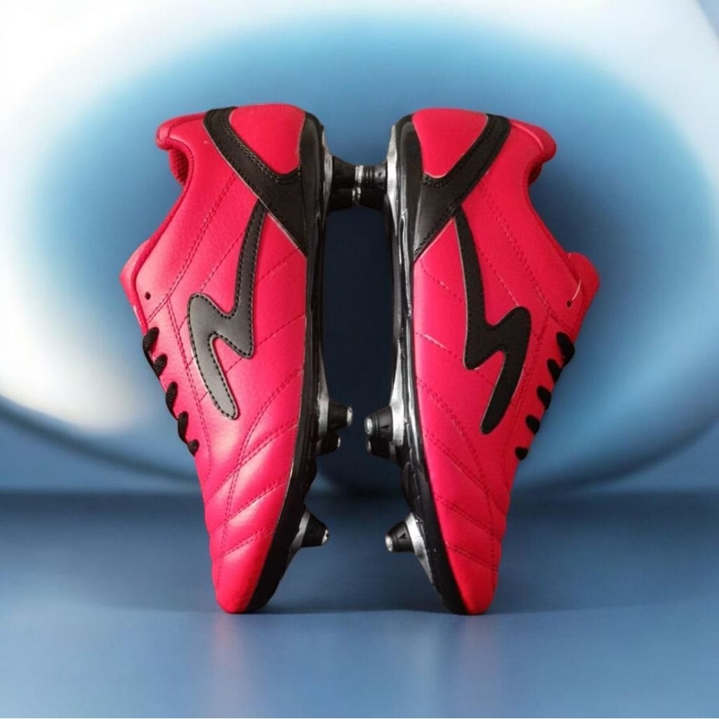 Sepatu bola specs merah bahan kulit (SPUL BESI) outsol sudah di jahit keliling
