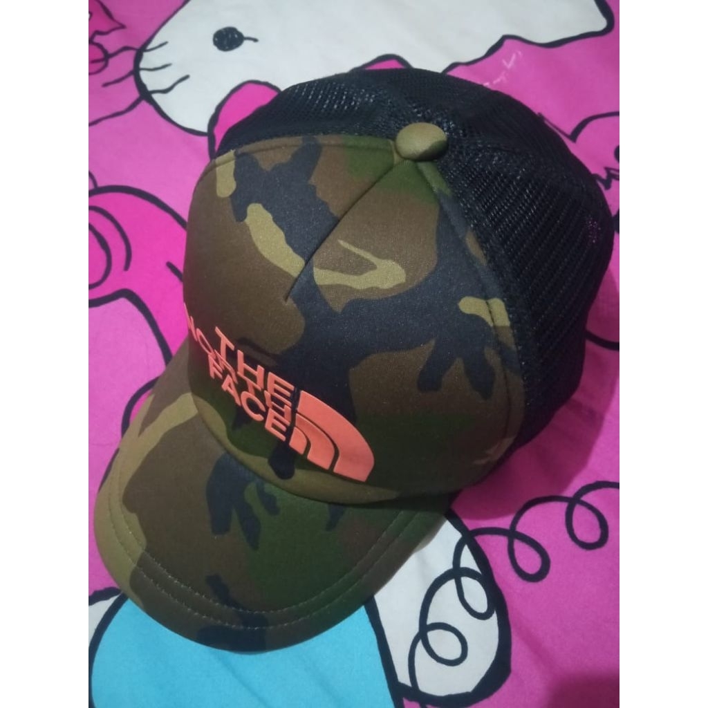 topi the north face camo