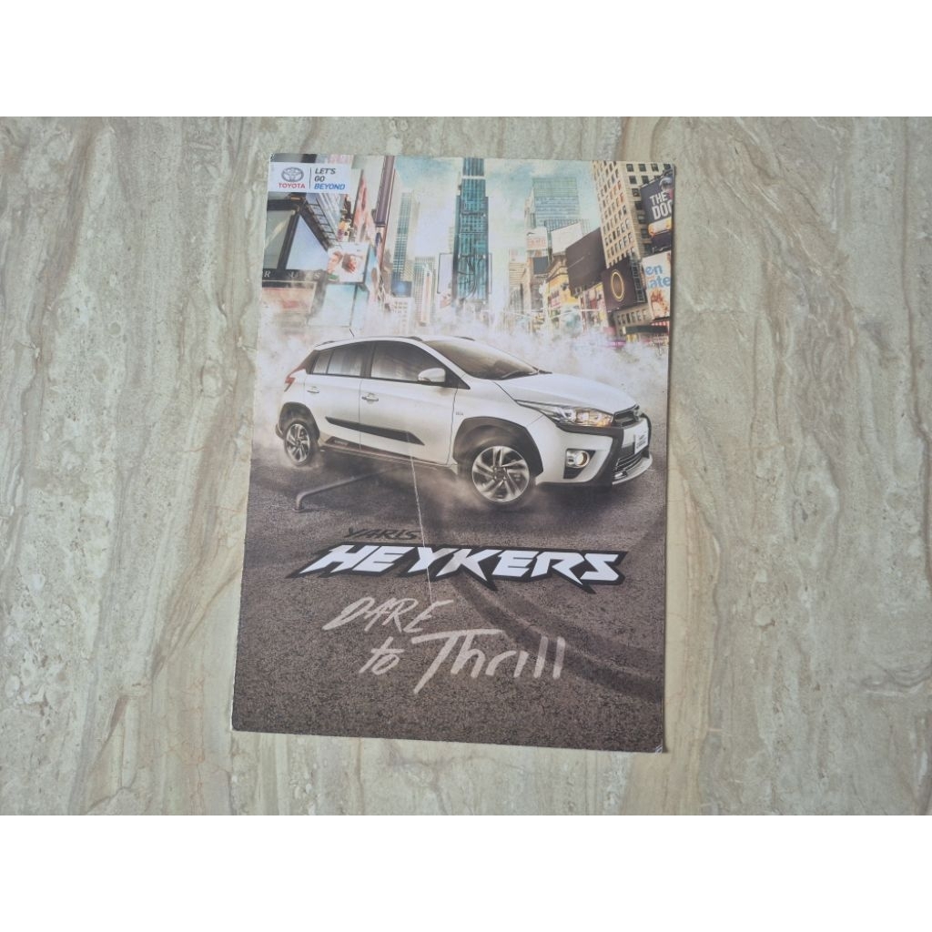 brosur katalog mobil toyota yaris 2016