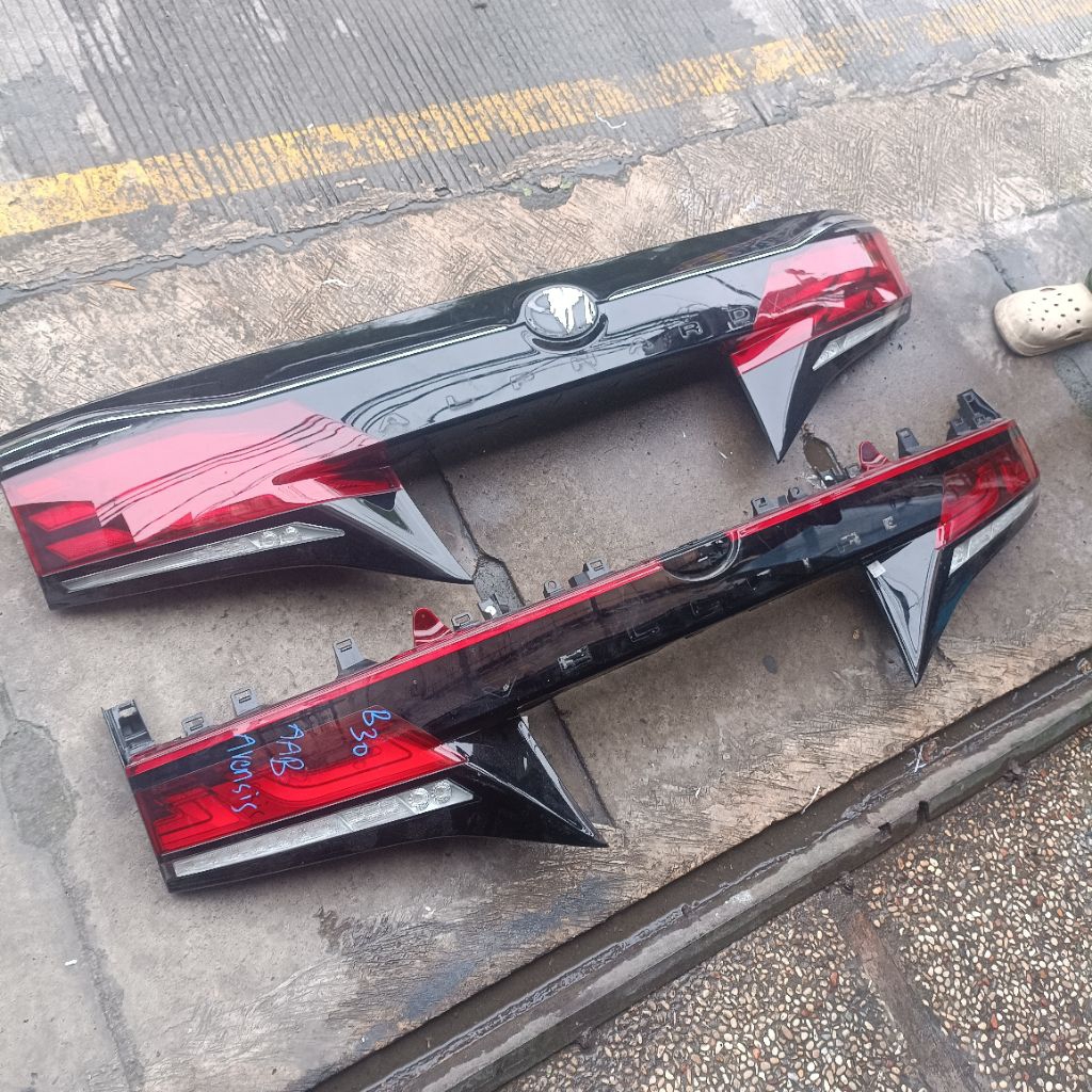 trunklid lampu reflektor alphard dan vellfire 2025 ori