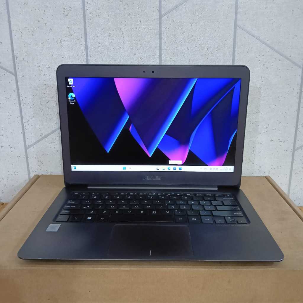 Laptop Asus Zenbook UX305LA,Intel Core i5-5200U, 8Gb/128Gb,Grey