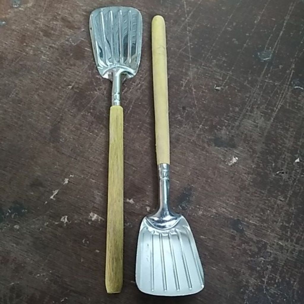 Sutil / spatula gagang kayu
