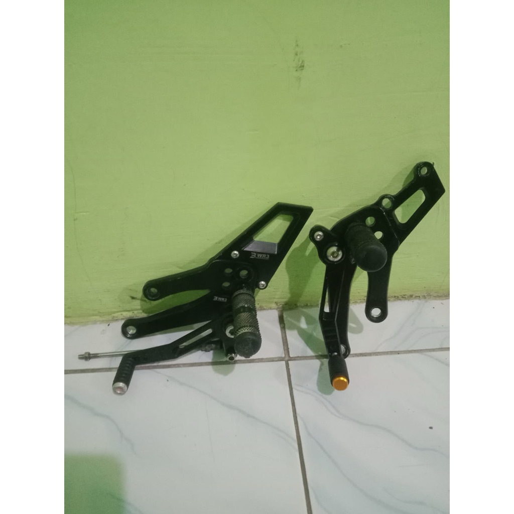 footstep depan wr3 yamaha r15 v3