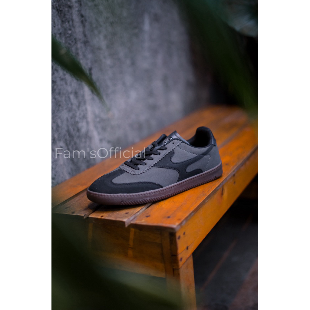 SEPATU SNEAKERS CASUAL EMBA
