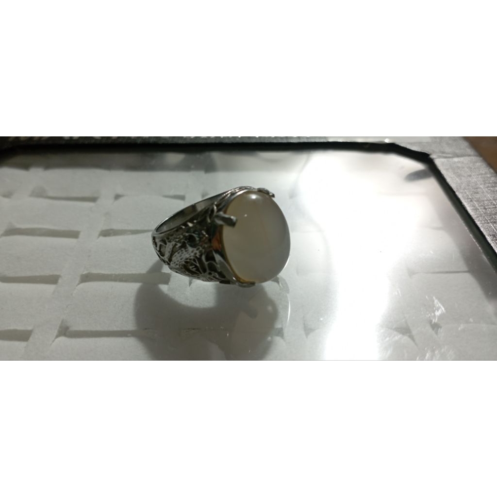 cincin batu alam bacan obi warna putih