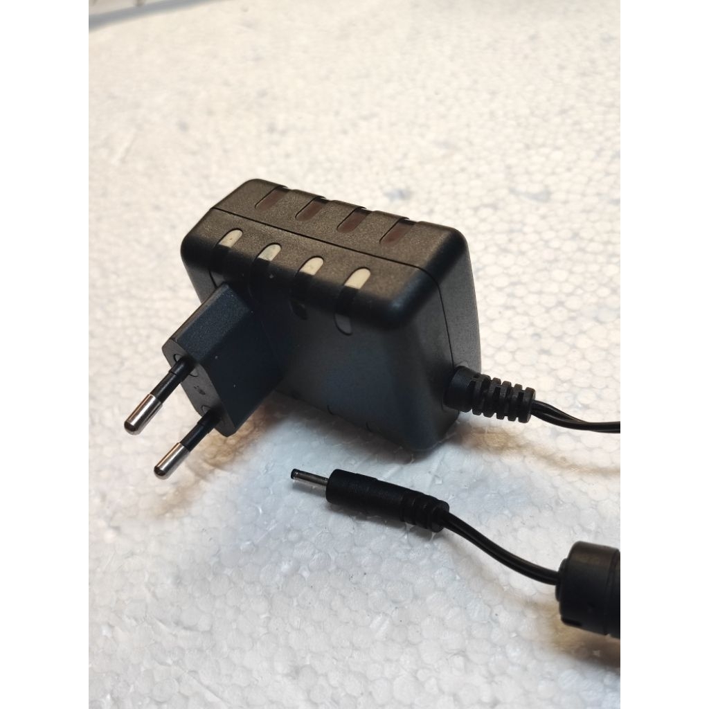 Adaptor APD  5V 2A Jack kecil 3,5mm