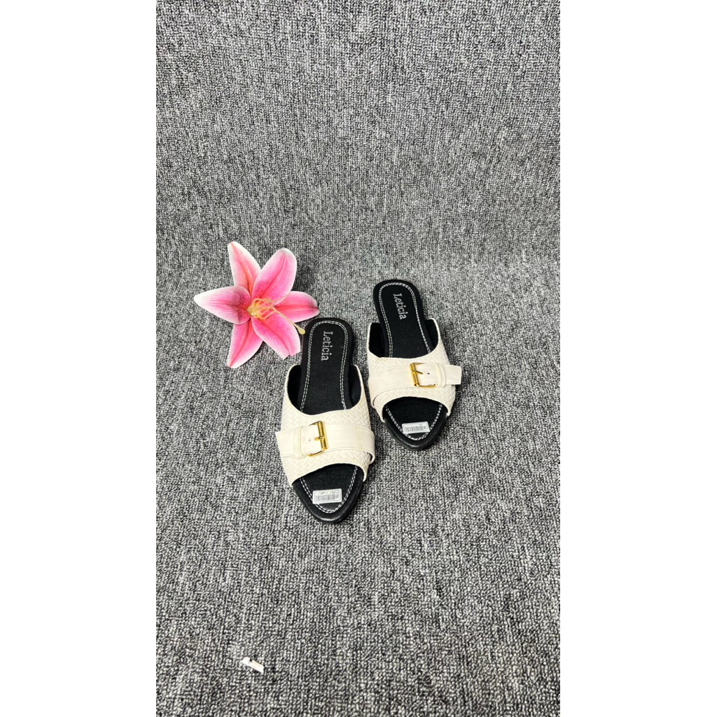 Leticia sandal flat wanita dengan variasi 1 gesper - sandal wanita slip on