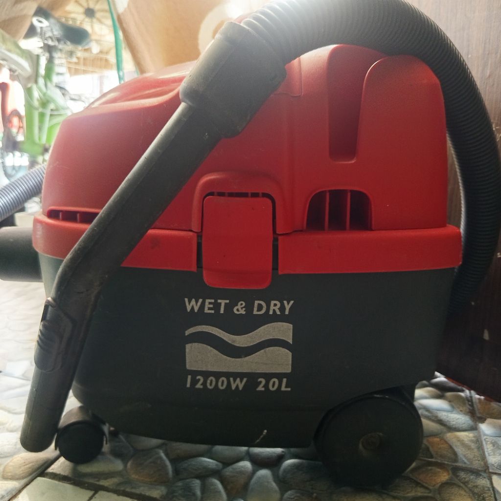 Vacuum Cleaner Electrolux Wet & Dry Flexio Z813 | Sedot Debu & Air