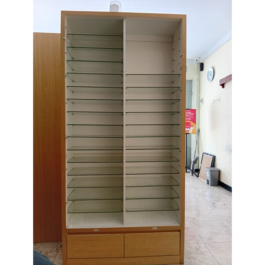 ETALASE KACA/ETALASE PRODUK/ETALASE OBAT/LEMARI KACA
