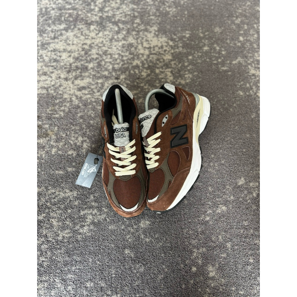 New Balance 990 V3