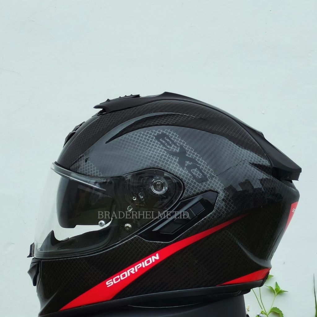 HELM Scorpion exo 1400 carbon