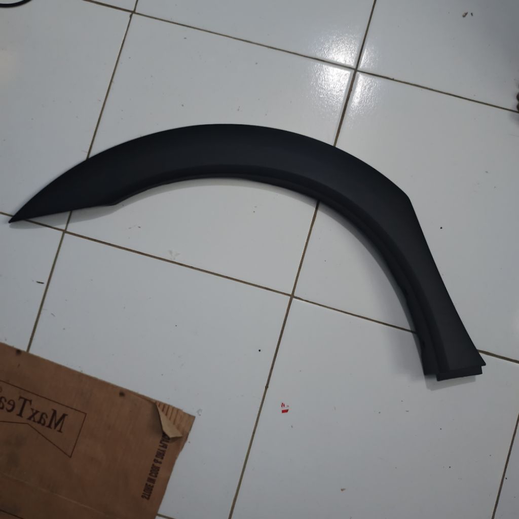 over fender nissan livina x-gear