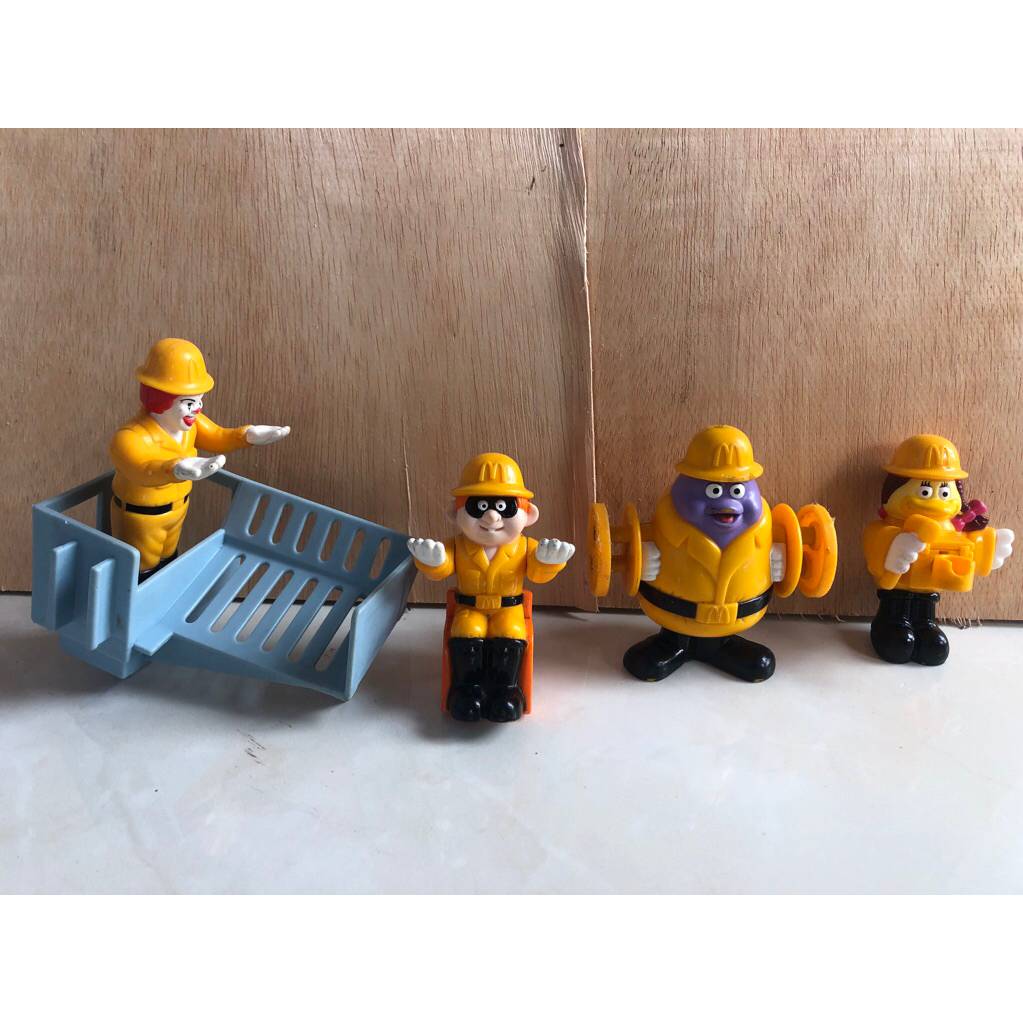 Maskot McD McWorks co tahun 2000