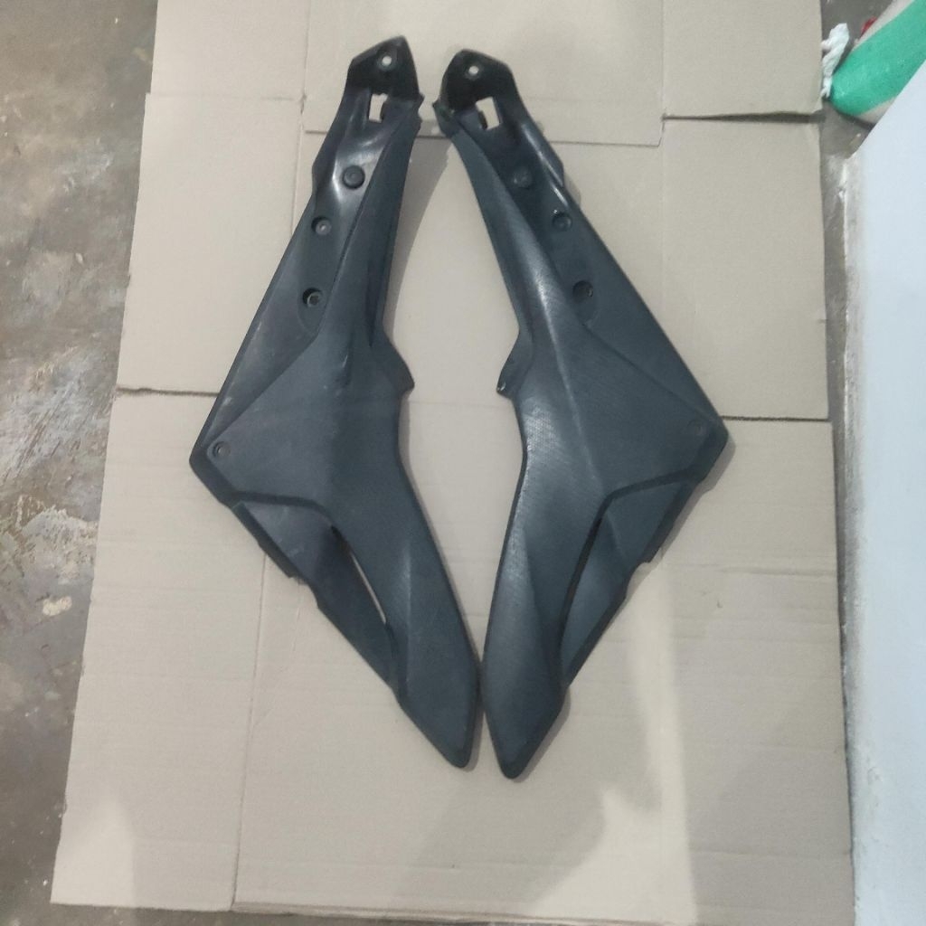 Bodi tengah box aki cb 150R old ori