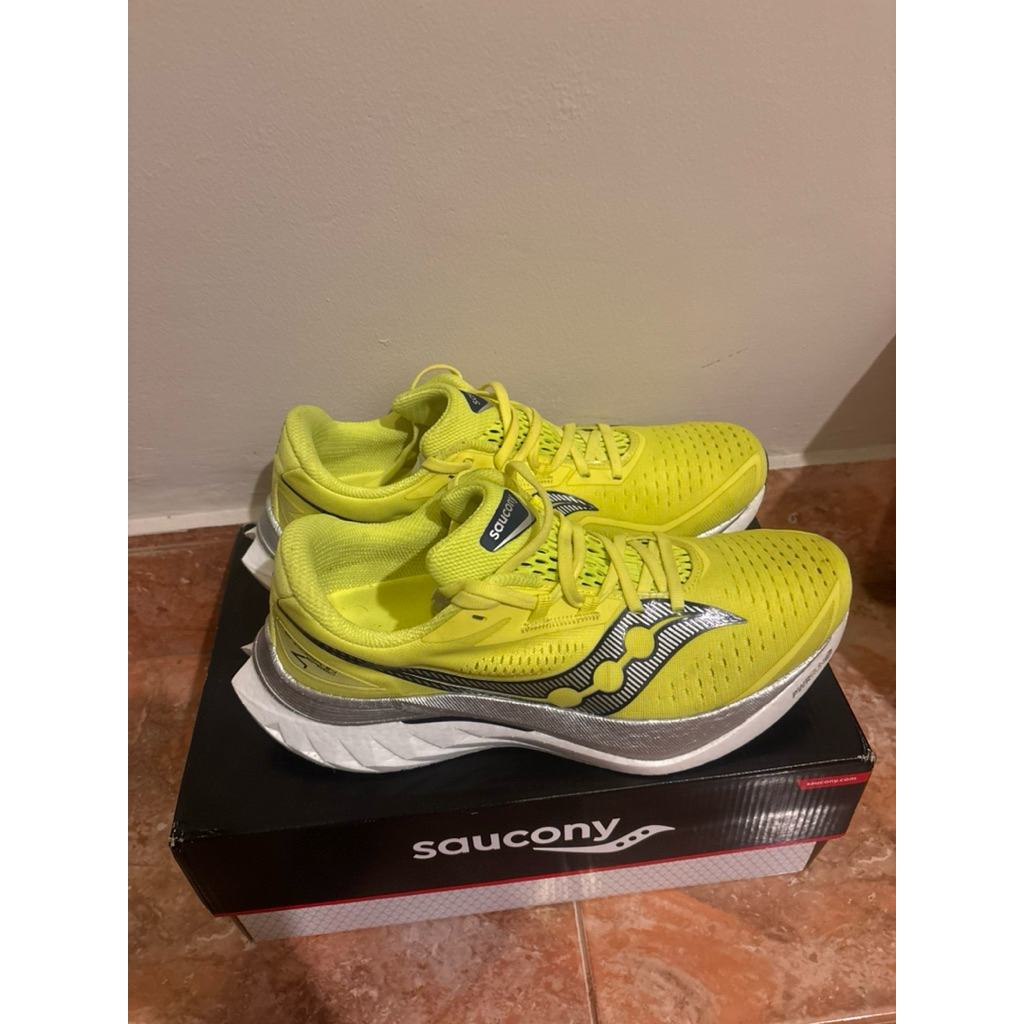 Sepatu Lari Saucony Endorphin Speed 4 Size 44