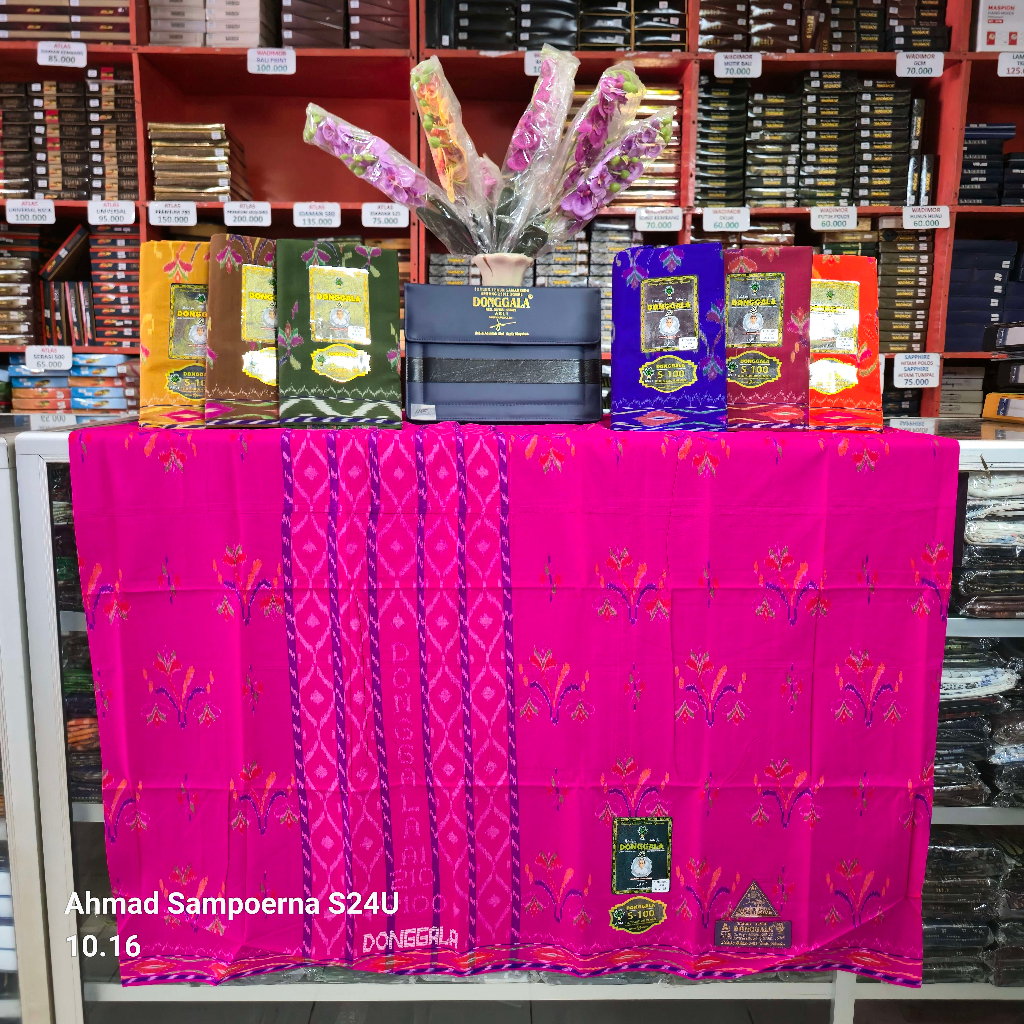Sarung Donggala S100 MST Gold sutra motif mustamin kembang