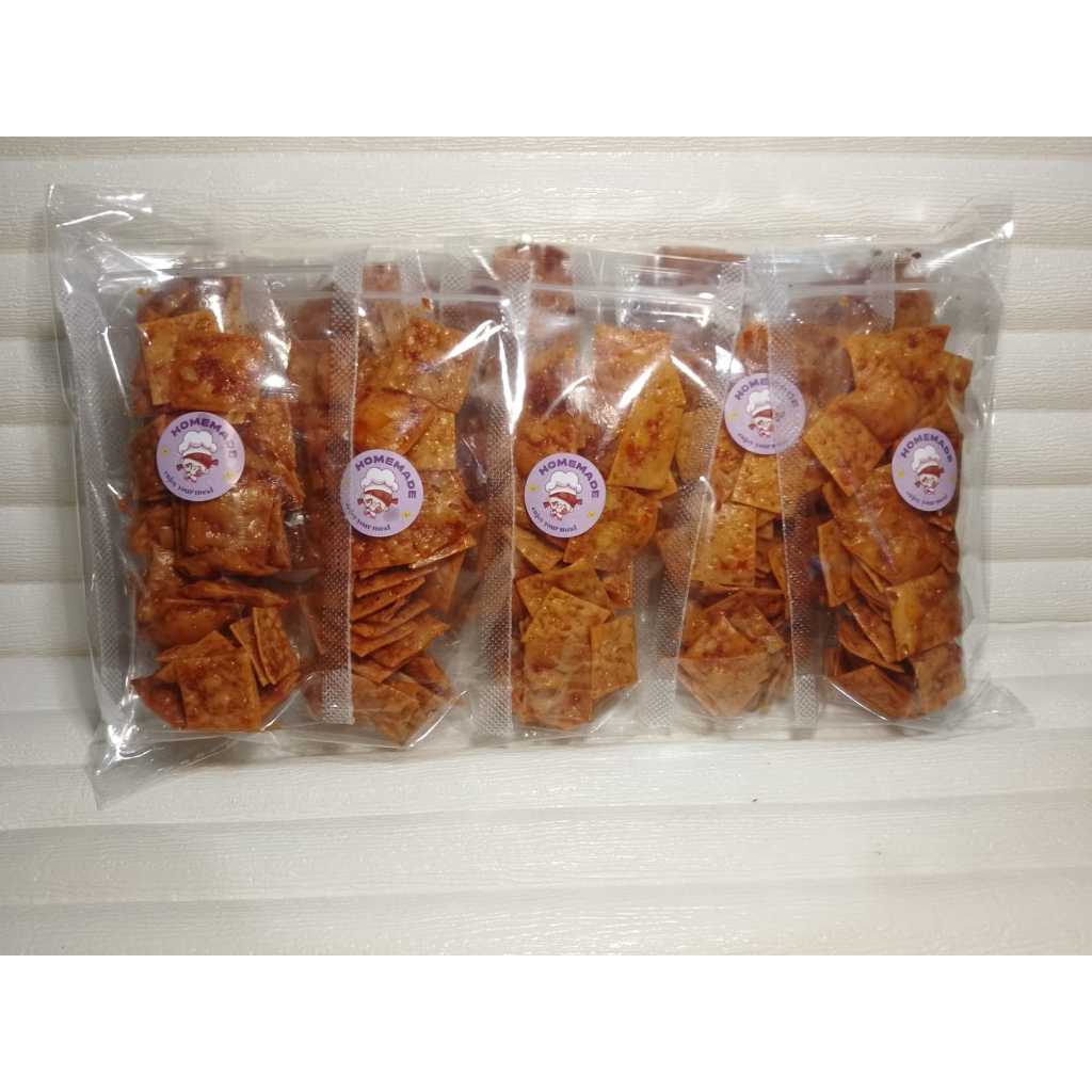 Keripik Pangsit Pedas Daun Jeruk Cemilan Kiloan Kriuk Untuk Lauk & Ngemil