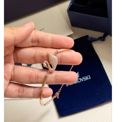 GELANG SWAROVSKI - DAZZLING SWAN SWAROVSKI / SET LENGKAP