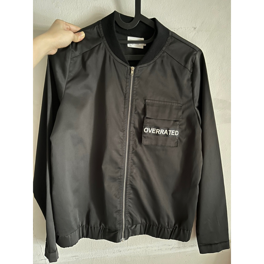 PRELOVED / SECOND Bomber Jacket Gaudi Overrated | Jaket Hitam Parasut Bomber Wanita