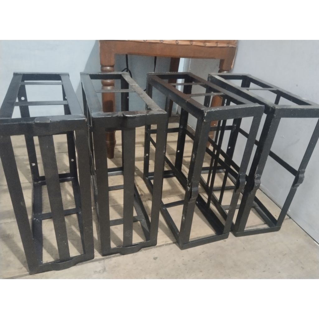 borongan ambil semua ada 4 tralis besi pengaman ps4/ps3 slim pro fat masuk .. bekas rental dipakai c