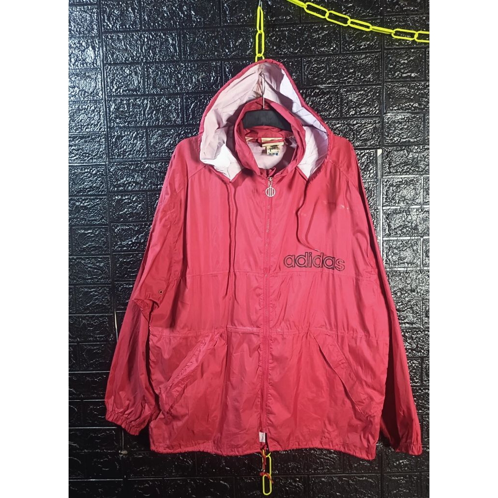 Windbreaker adidas big logo  , LD 136 , P 80 ( cek gambar dan detail)