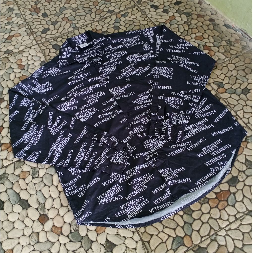 Vetements Kemeja