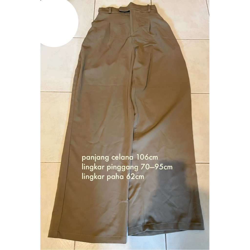 Kulot Highwaist Warna Khaki - Herlittlecloset