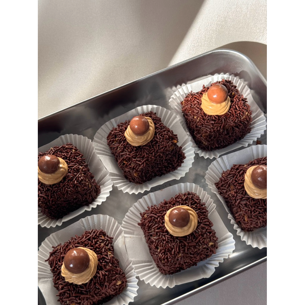Bolu jadul mocca - Mini premium mocca cake full meses with chocoball - Bolu potong sponge cake cokla
