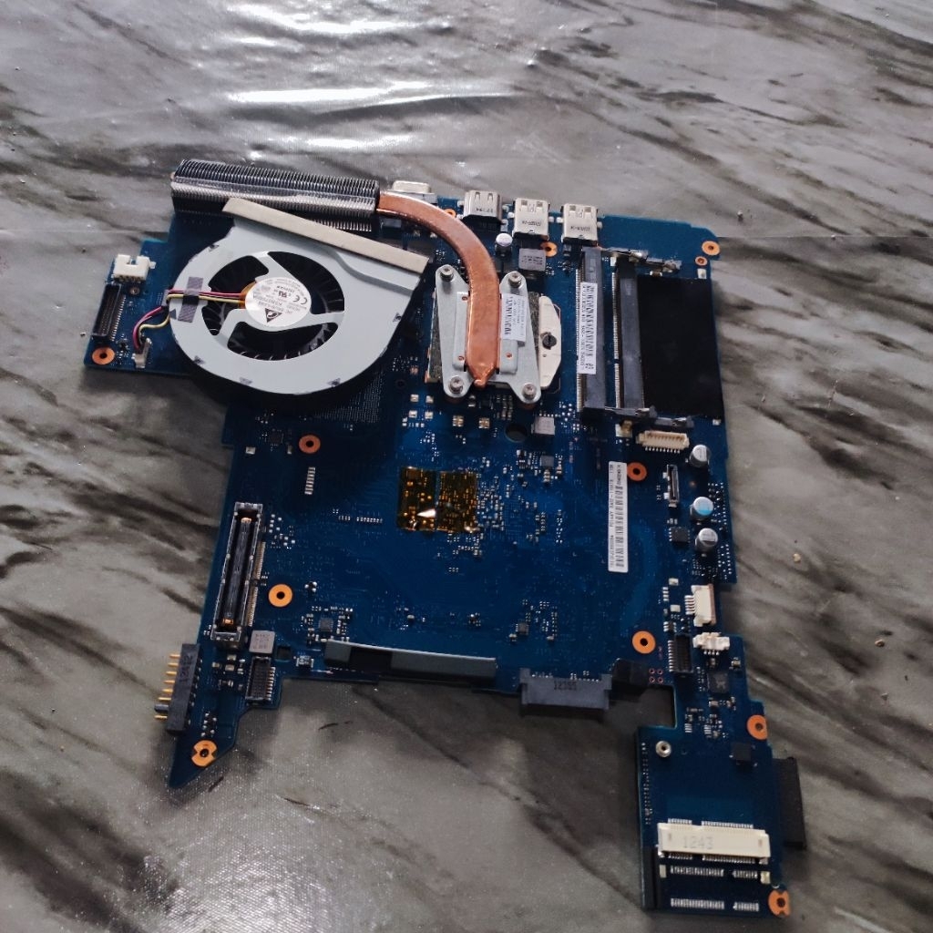 motherboard Mainboard Mobo normal laptop Samsung NP600BAC