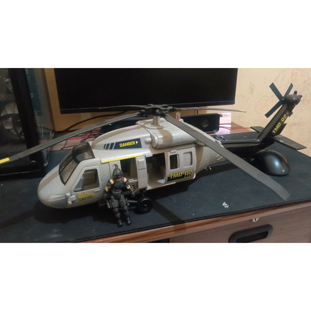 Helikopter Blackhawk skala 1/18 Motormax