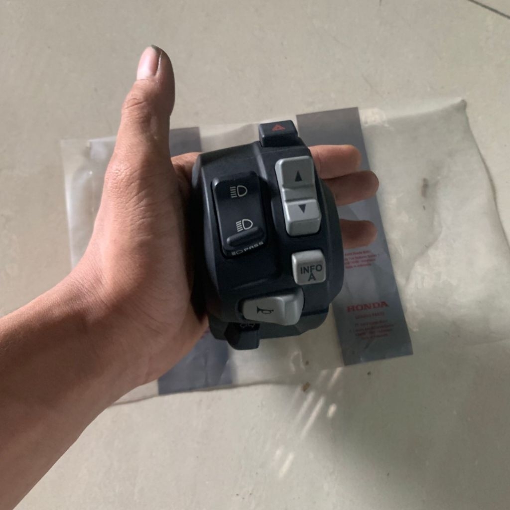 HOLDER KIRI MOGE CRF 1000 CC ORIGINAL (Cocok Buat Coustem Cb Gl mp Vario Dan Lain lain)