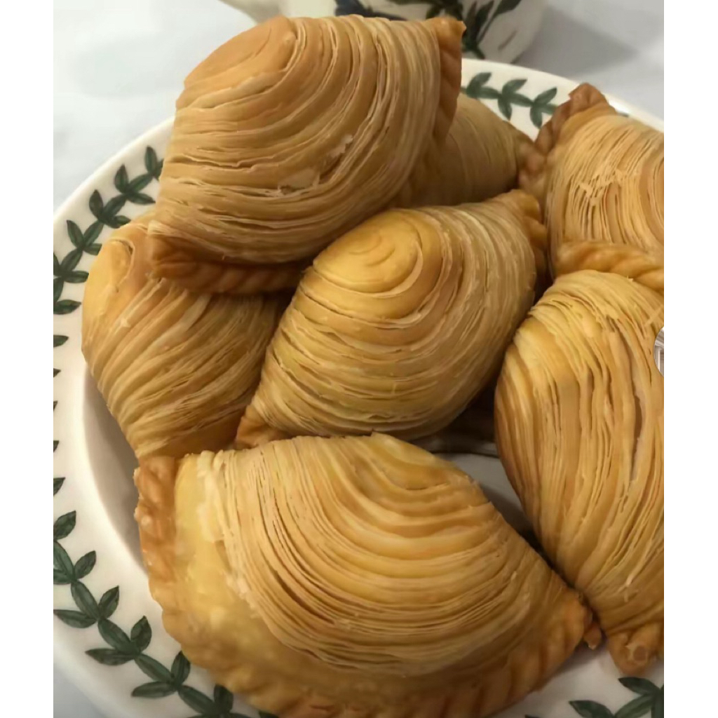 karipap pusing frozen/ spiral curry puff