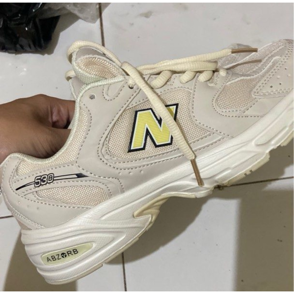 Sepatu Running NB 530
